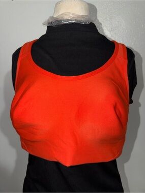 Women’s Crop Tank Top - Sleek Scoop Neck
